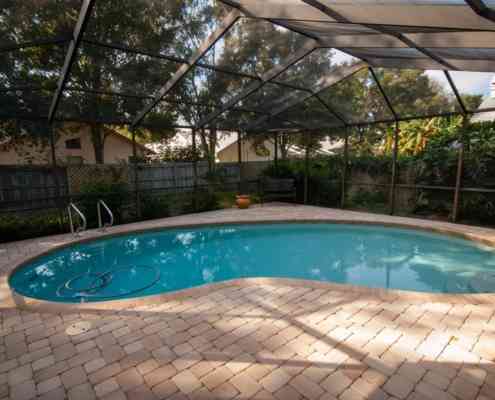 3 Mistakes To Avoid When Building Pool Screen Enclosures